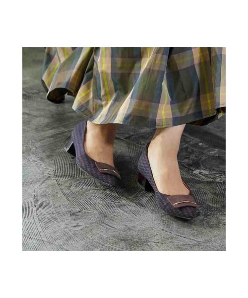 Mode et Jacomo(モードエジャコモ)の「モード エ ジャコモ MODE ET JACOMO バックルポインテッドトゥパンプス (パンプス・レディース・BLK/BLS/BRS/GYS/BL/OK/LBUS/BG/BLC/GYC/RGC/BRZ/BLB・220/22cm/225/22.5cm/230/23cm/235/23.5cm/240/24cm/245/24.5cm/250/25cm/25cm)」の18枚目の写真