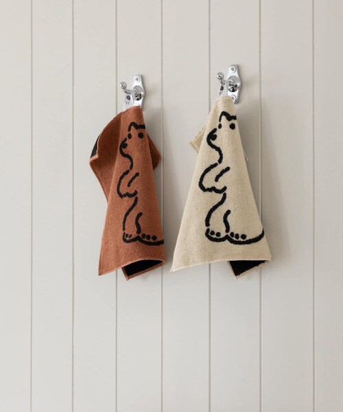 URBAN RESEARCH(アーバンリサーチ)の「WARMGREYTAIL HANDTOWEL-HUGGY BEAR(タオル・メンズ・BRICK/CREAM・-)」の9枚目の写真