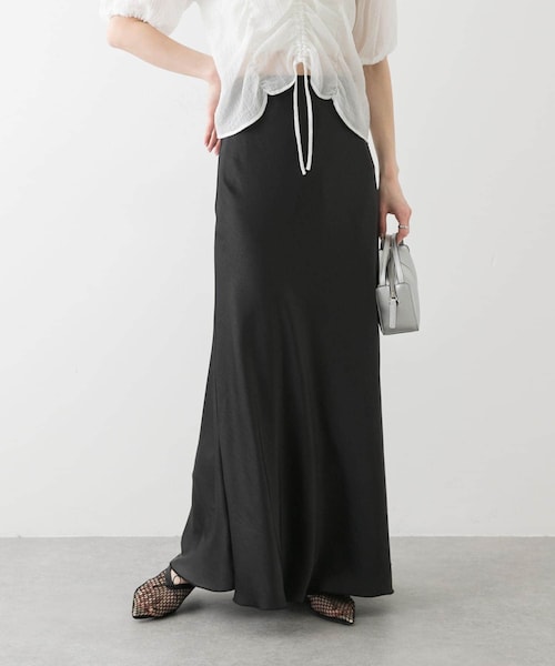 SENSE OF PLACE by URBAN RESEARCH（センスオブプレイスバイアーバンリサーチ）の「『一部WEB限定カラー』ナローサテンスカート（スカート・レディース・BLACK/IVORY/CHARCOAL/YELLOW/SILVER・S/M/TALL）」の21枚目の写真