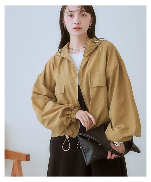 nissen（ニッセン）の「＜大きいサイズ＞ シャカシャカコンパクト丈アウター（ジャケット/アウター・レディース・ベージュ/すみ黒・L/LL/3L/4L/5L/6L/8L/10L）」の12枚目の写真