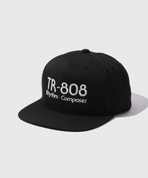 ADAM ET ROPE'（アダムエロペ）の「【ISNESS MUSIC×ROLAND】TR-808 CAP（キャップ・メンズ・ブラック・F）」の2枚目の写真