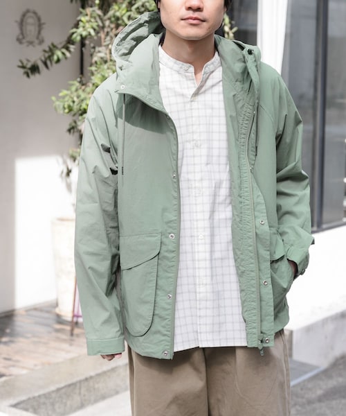 URBAN RESEARCH DOORS（アーバンリサーチドアーズ）の「FORK&SPOON　フーディージャケット（マウンテンパーカー・メンズ・INKBLACK/SAGEGREEN・4/5）」の2枚目の写真