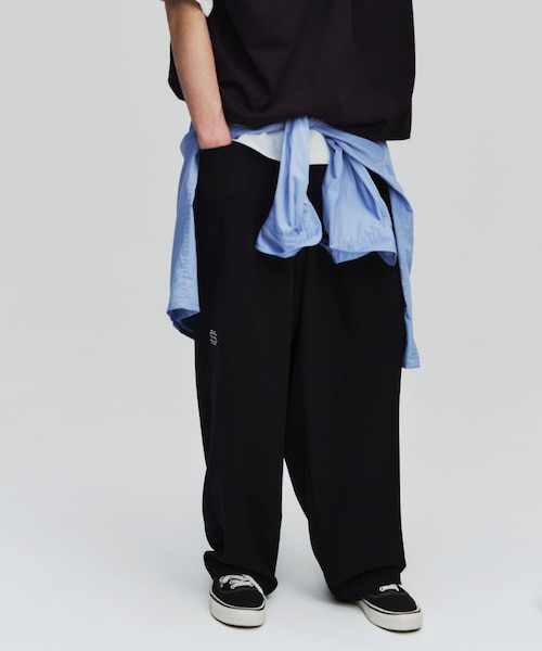 URBAN RESEARCH(アーバンリサーチ)の「SEE SEE SUPER WIDE TAPERED PANTS(その他パンツ・メンズ・BLACK/L GREY/D NAVY・M/L/XL/XXL)」の3枚目の写真