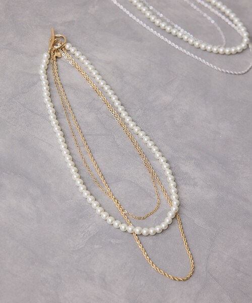 VIS（ビス）の「ガラスパール3連ネックレス（ネックレス・レディース・ゴールド/シルバー・F）」の4枚目の写真