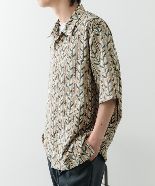 ITEMS URBANRESEARCH(アイテムズ アーバンリサーチ)の「リーフプリントオープンカラー半袖シャツ(シャツ/ブラウス・メンズ・BEG/BRN/BLK・M/L)」の15枚目の写真