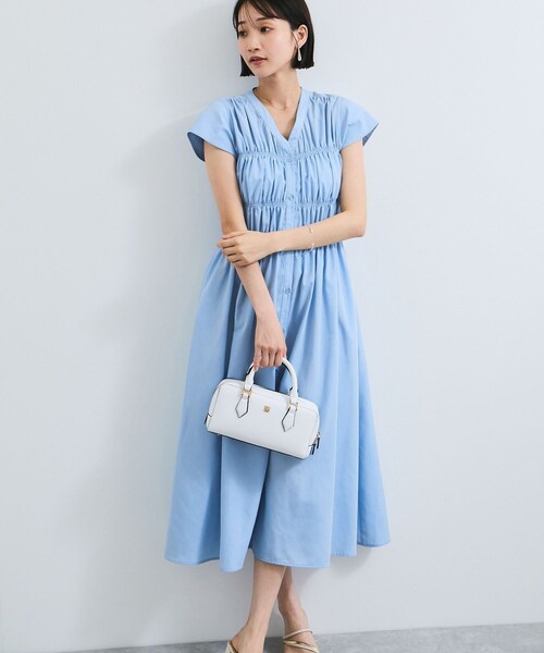 VIS（ビス）の「シャーリングデザインワンピース【WEB限定サイズ】（ワンピース・レディース・ブラック系/ダークブラウン系/ブルー系・F/PF）」の6枚目の写真