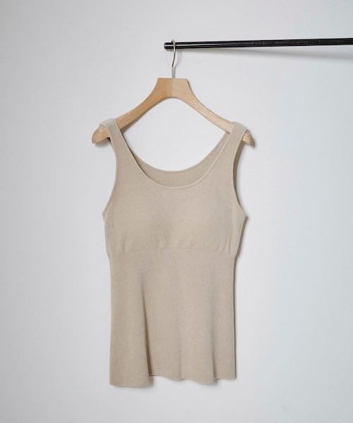 ADAM ET ROPE'（アダムエロペ）の「ブラパッド付タンクトップ-CreamyCotton /クリーミーコットン-（タンクトップ・レディース・ベージュ/ブラック/オフホワイト・F）」の19枚目の写真