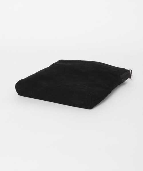 ITEMS URBANRESEARCH（アイテムズ アーバンリサーチ）の「PIG LEATHER ミニショルダーバッグ（ショルダーバッグ・メンズ・BLK/BEG/GRY・-）」の11枚目の写真