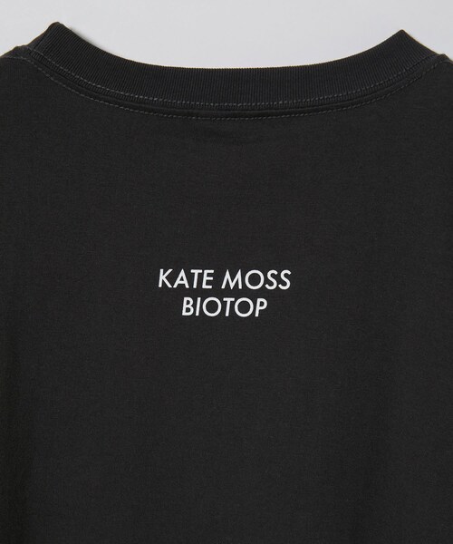 ADAM ET ROPE'（アダムエロペ）の「9/1(金)12:00〜 予約受付開始【KateMoss by David Sims】 Looks Can Kill T（Tシャツ/カットソー・レディース・ブラック/ホワイト・XL/L/M）」の18枚目の写真