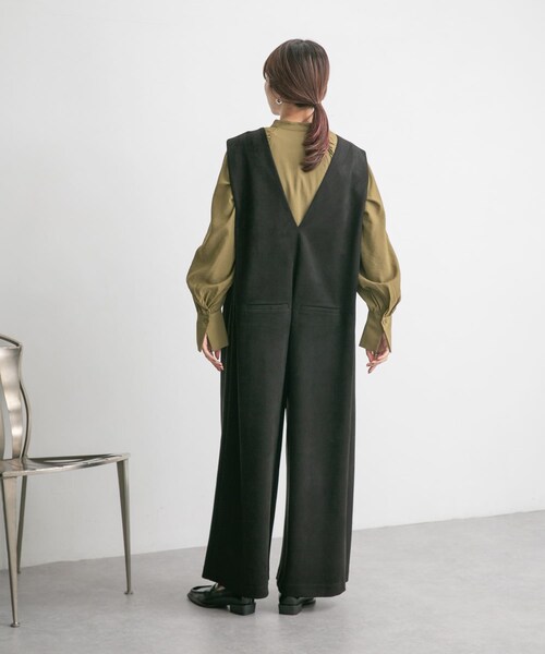 KBF（ケイビーエフ）の「ショルダータックスエードサロペット（サロペット/オーバーオール・レディース・BEIGE/BLACK・36/38）」の15枚目の写真