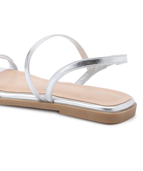 ROPE' PICNIC（ロペピクニック）の「スキニーストラップフラットサンダル（サンダル・レディース・オフホワイト/ブラック/シルバー/ゴールド・24.0/23.0）」の16枚目の写真