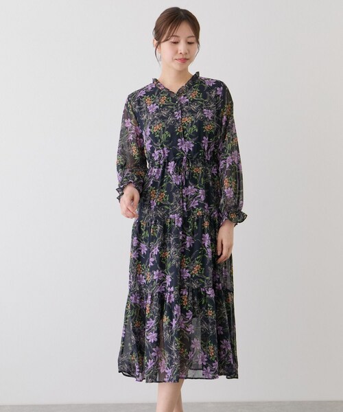 Jayro(ジャイロ)の「フリルネック花柄ワンピース(ワンピース・レディース・ホワイト系/ネイビー系・F)」の14枚目の写真