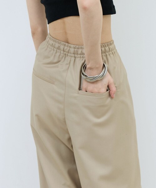 ADAM ET ROPE'（アダムエロペ）の「【WEB限定】サイドスリットパンツ（その他パンツ・レディース・ブラック/ベージュ系・34/36/38）」の14枚目の写真
