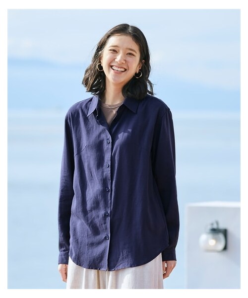 nissen（ニッセン）の「大きいサイズ 肌ざわりさらり　リネン混シンプル長袖シャツ（シャツ/ブラウス・レディース・フューシャピンク/イエロー/ネイビー/ピスタチオグリーン/オフホワイト・L/LL/3L/4L/5L/6L/8L/10L）」の3枚目の写真