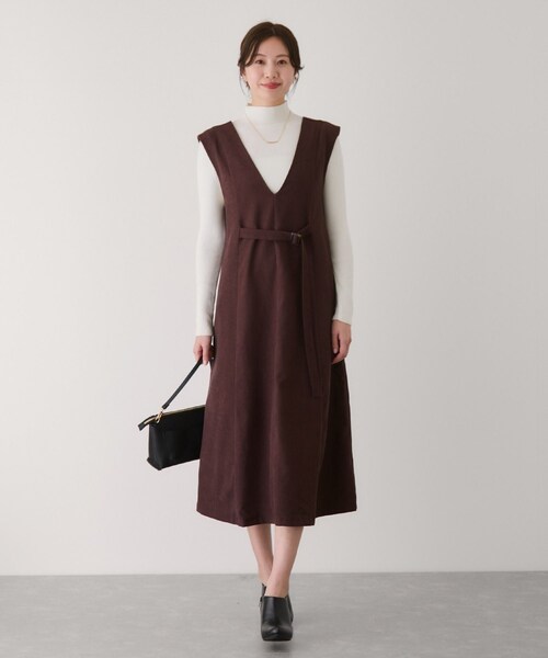 Jayro(ジャイロ)の「フロントベルトVネックワンピース(ワンピース・レディース・ブラック/オフホワイト/ダークブラウン/ピンク・M)」の20枚目の写真