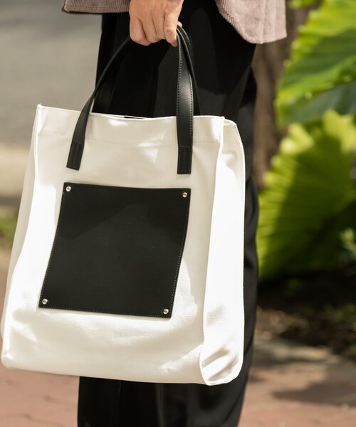 ITEMS URBANRESEARCH（アイテムズ アーバンリサーチ）の「キャンバス × フェイクレザー トートバッグ（トートバッグ・メンズ・BLK/OFF・-）」の5枚目の写真
