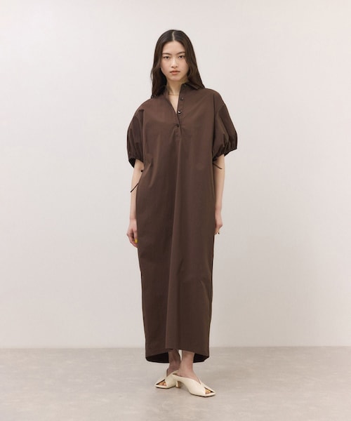 ADAM ET ROPE'（アダムエロペ）の「ハーフスリーブタフタワンピース（シャツワンピース・レディース・ブラック/ダークブラウン・F）」の2枚目の写真