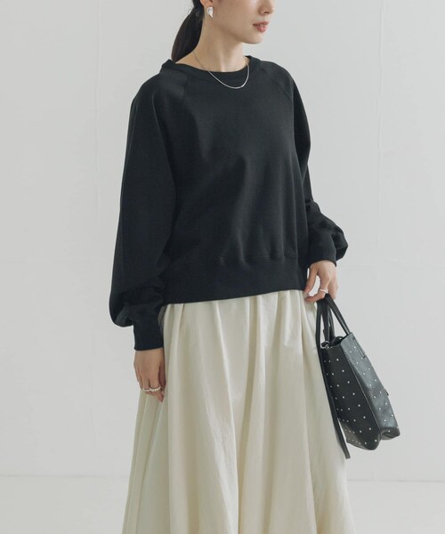 URBAN RESEARCH（アーバンリサーチ）の「スーピマコットンラグランスウェット（スウェット・レディース・CHERRY RED/NAVY/BLACK・Free）」の11枚目の写真