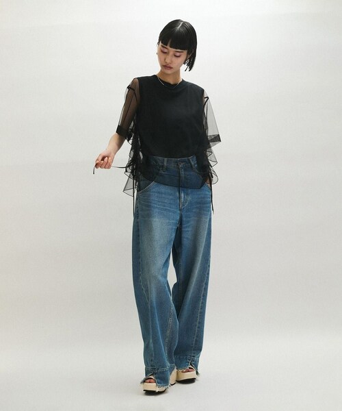 ADAM ET ROPE'(アダムエロペ)の「【WEB限定】・【サステナブル】・【定番】ギャザーチュールトップス(Tシャツ/カットソー・レディース・ブラック/ホワイト/ダークブラウン・F)」の6枚目の写真