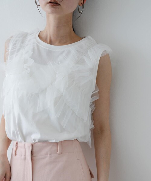 SENSE OF PLACE by URBAN RESEARCH(センスオブプレイスバイアーバンリサーチ)の「フリルデザインカットトップ(Tシャツ/カットソー・レディース・OFF WHITE/BLACK/BEIGE・One)」の5枚目の写真