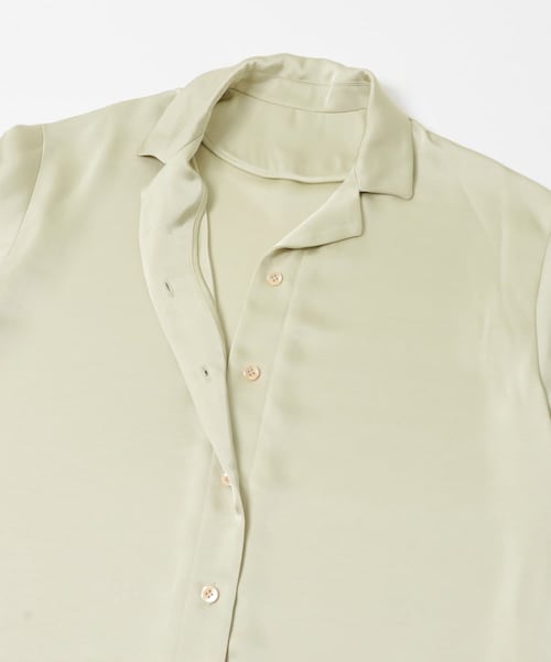 URBAN RESEARCH ROSSO（アーバンリサーチロッソ）の「オープンカラーヴィンテージシルキーサテンブラウス（シャツ/ブラウス・レディース・OFF/Y/BEIGE・Free）」の4枚目の写真