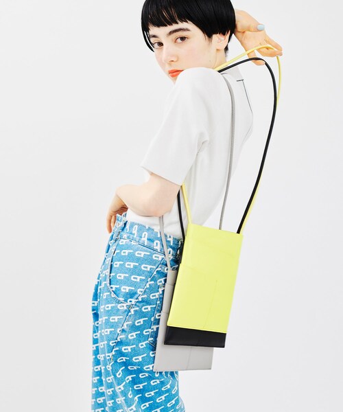 ADAM ET ROPE'（アダムエロペ）の「【NOMADIS】MERRY Petit（ショルダーバッグ・レディース・ブラック/ライトグレー/イエロー・F）」の11枚目の写真