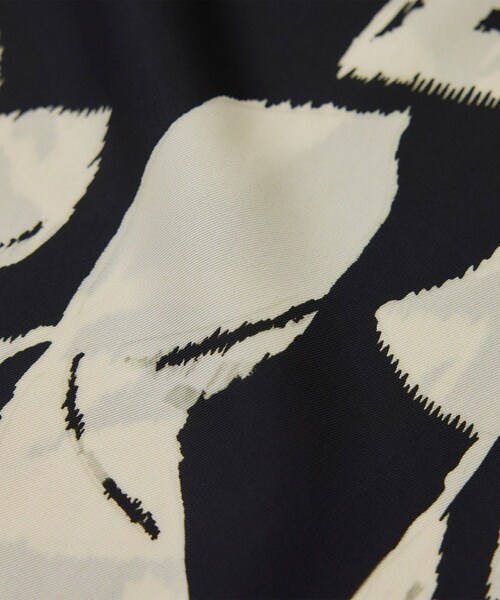 ROPE'(ロペ)の「DEVEAUXジオメトリックフラワーイージーワイドパンツ(その他パンツ・レディース・ブラック/オレンジ・36/38)」の20枚目の写真