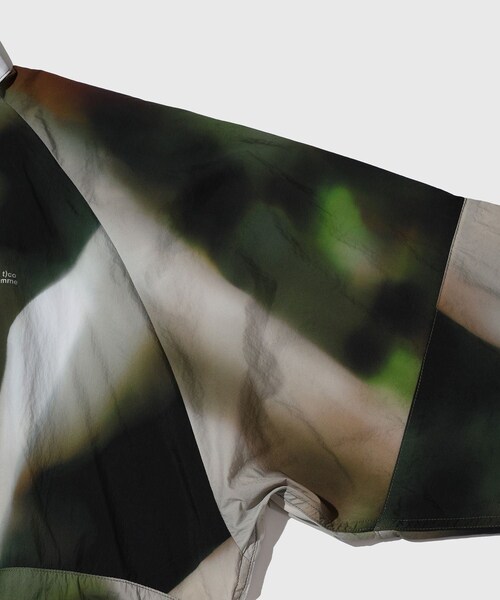 ADAM ET ROPE'（アダムエロペ）の「【BAL/バル】LIGHT WEIGHT WIND SHELL JACKET（ブルゾン・メンズ・チャコール/サックス/その他・1/2）」の10枚目の写真