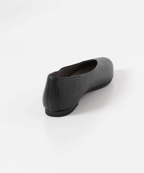 URBAN RESEARCH DOORS(アーバンリサーチドアーズ)の「Vカットパンプス(パンプス・レディース・BLACK/BROWN・35/36/37/38)」の13枚目の写真