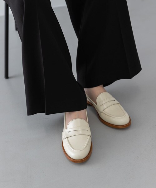 URBAN RESEARCH Sonny Label（アーバンリサーチサニーレーベル）の「ENESS　レザーローファー（ローファー・レディース・BEIGE/BLACK・37/38）」の2枚目の写真