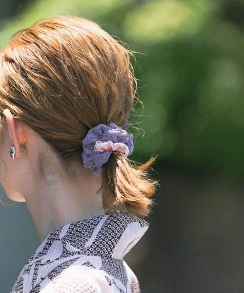 URBAN RESEARCH ROSSO（アーバンリサーチロッソ）の「TRESSE　INES lame chouchou（ヘアゴム・レディース・SET 1bk/iv/SET2 be/am/SET3 bl/ye/SET4 pu/pi・-0）」の11枚目の写真