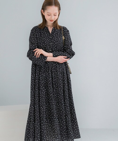 URBAN RESEARCH ROSSO（アーバンリサーチロッソ）の「『WEB限定』ランダムドットボリュームワンピース（ワンピース・レディース・NAVY/BLACK・Free）」の3枚目の写真