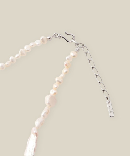 ROPE'(ロペ)の「ランダムパールショートネックレス(ネックレス・レディース・オフホワイト・F)」の4枚目の写真
