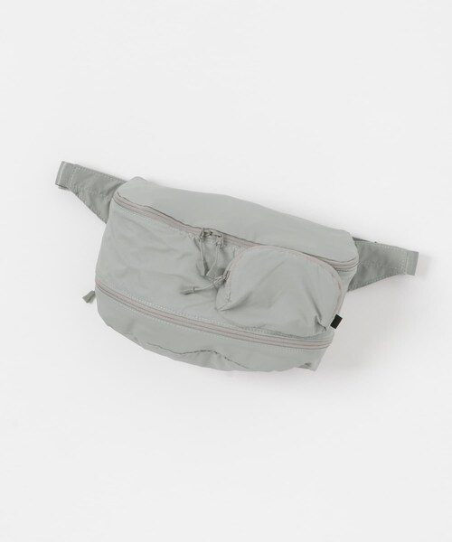 URBAN RESEARCH（アーバンリサーチ）の「DAIWA PIER39　Ws TRAVEL EX FANNY BAG（ボディバッグ/ウエストポーチ・メンズ・LT.GRAY・One）」の2枚目の写真