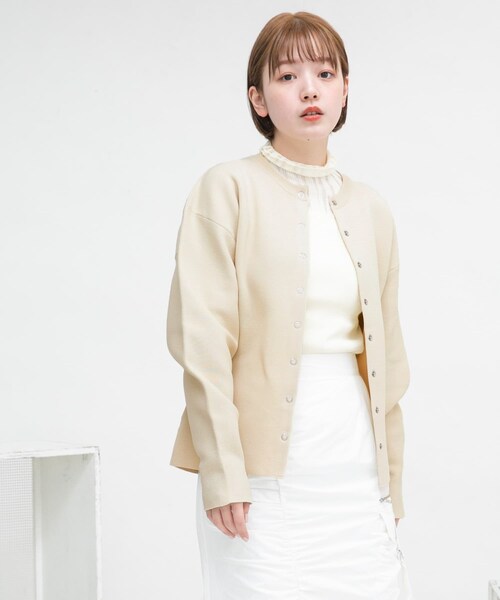 KBF（ケイビーエフ）の「リングドットボタンニットカーディガン（カーディガン/ボレロ・レディース・NEONYELLOW/L.BEIGE/FLAMINGO・one）」の8枚目の写真