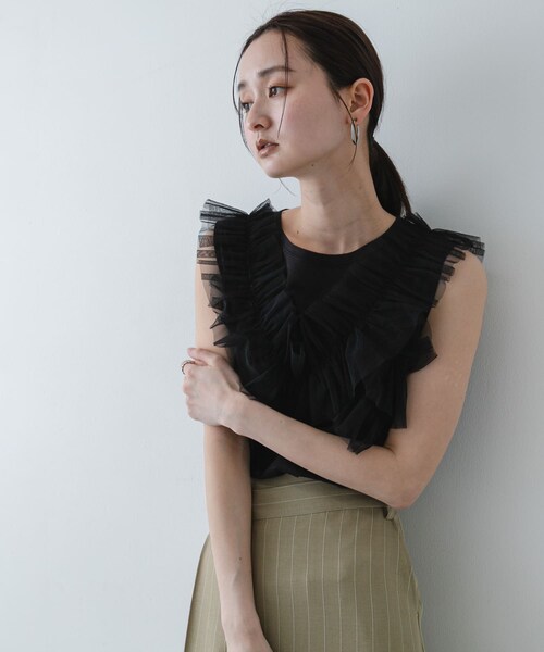 SENSE OF PLACE by URBAN RESEARCH(センスオブプレイスバイアーバンリサーチ)の「フリルデザインカットトップ(Tシャツ/カットソー・レディース・OFF WHITE/BLACK/BEIGE・One)」の13枚目の写真