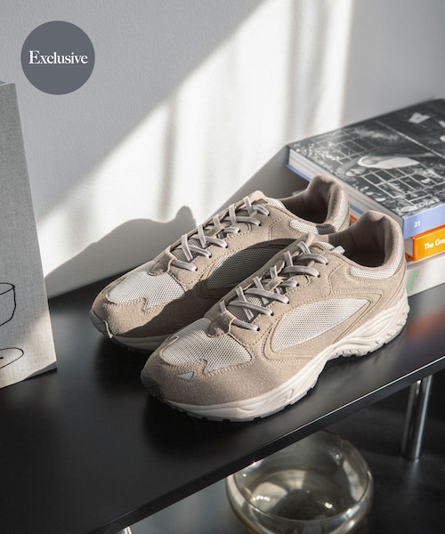 URBAN RESEARCH DOORS(アーバンリサーチドアーズ)の「『別注』MOONSTAR×DOORS STUDEN(スニーカー・レディース・URD BLACK/URD TAUPE・23/23.5/24/24.5/25)」の2枚目の写真