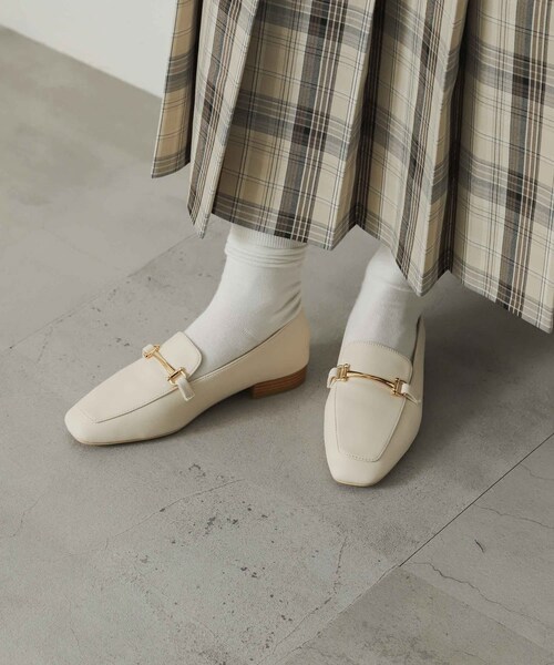 SENSE OF PLACE by URBAN RESEARCH(センスオブプレイスバイアーバンリサーチ)の「フェイクレザービットローファー(ローファー・レディース・BLACK/IVORY/BROWN・S/M/L/XL)」の6枚目の写真