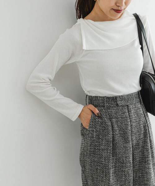 URBAN RESEARCH ROSSO（アーバンリサーチロッソ）の「F by ROSSO　アシメボートネックプルオーバー（Tシャツ/カットソー・レディース・BORDER/OFF WHITE/BLACK・FREE）」の5枚目の写真