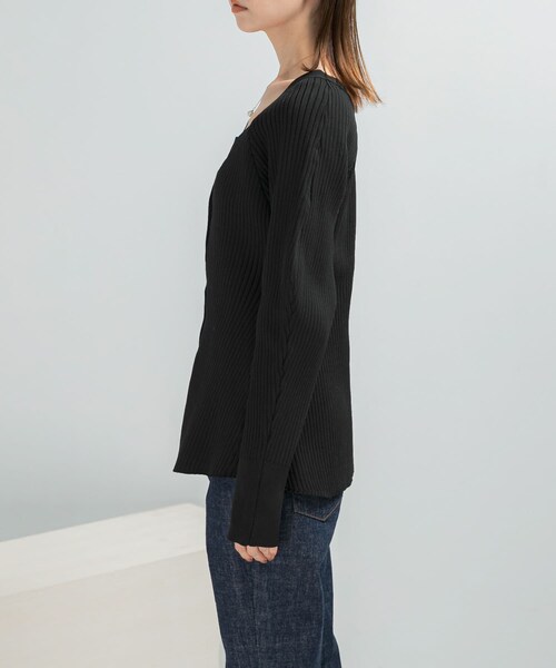 URBAN RESEARCH ROSSO（アーバンリサーチロッソ）の「ELENDEEK　SILHOUETTE ENSEMBLE KT（カーディガン/ボレロ・レディース・BLK/LVD・Free）」の8枚目の写真