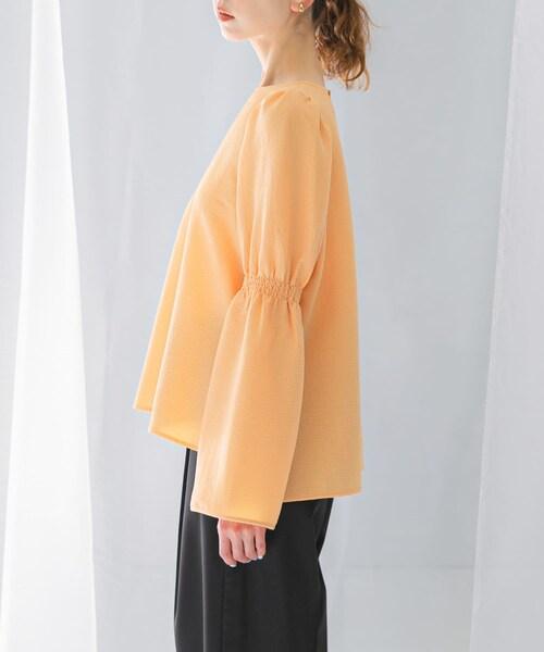 URBAN RESEARCH ROSSO（アーバンリサーチロッソ）の「シャーリングベルスリーブブラウス（シャツ/ブラウス・レディース・orange/white・FREE）」の22枚目の写真