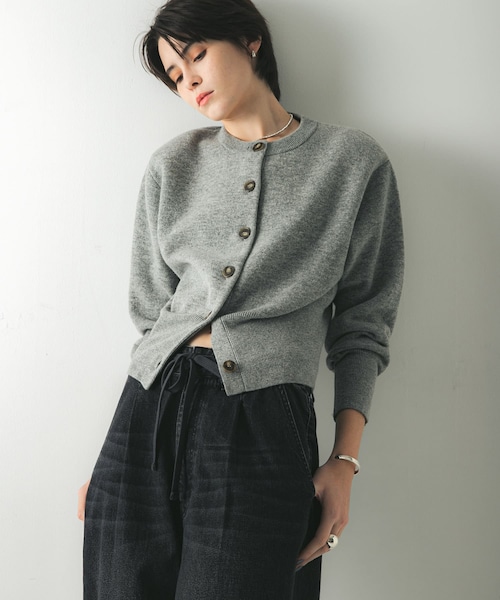 URBAN RESEARCH（アーバンリサーチ）の「ウールカシミヤショルダーパッドカーディガン（カーディガン/ボレロ・レディース・GRAY/BLACK/OFF・FREE）」の3枚目の写真