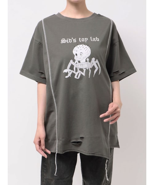 jouetie(ジュエティ)の「【Toy Story】ダメージTシャツ(Tシャツ/カットソー・レディース・オフホワイト/ブラック/ブルー・F)」の2枚目の写真