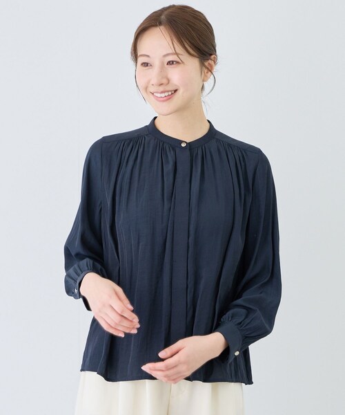 Jayro(ジャイロ)の「パウダーサテンブラウス(シャツ/ブラウス・レディース・グレー系/ライトグリーン/ネイビー/ピンク・M)」の19枚目の写真