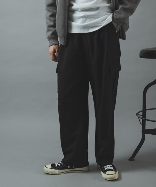 ITEMS URBANRESEARCH(アイテムズ アーバンリサーチ)の「TRテーパードクリーンカーゴパンツ(その他パンツ・メンズ・BLACK/OLIVE GRAY/MOCHA BRN・M/L)」の6枚目の写真