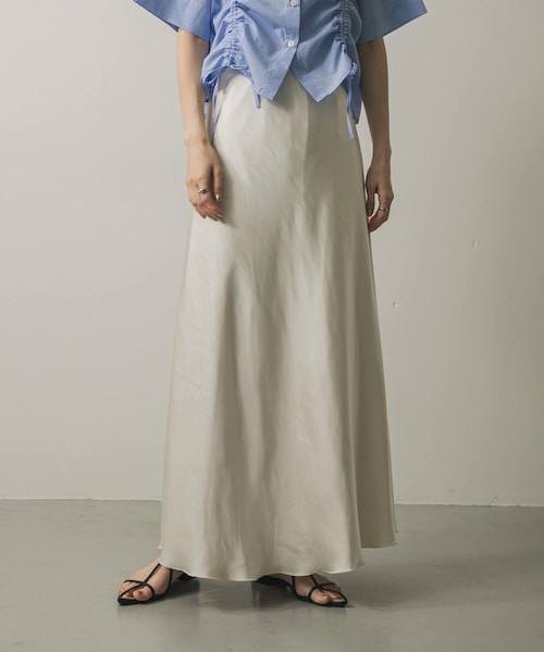 SENSE OF PLACE by URBAN RESEARCH（センスオブプレイスバイアーバンリサーチ）の「『一部WEB限定カラー』ナローサテンスカート（スカート・レディース・BLACK/IVORY/CHARCOAL/YELLOW/SILVER・S/M/TALL）」の7枚目の写真