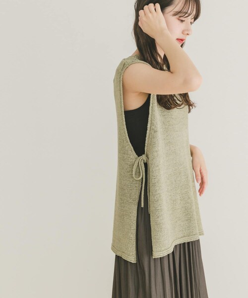 ITEMS URBANRESEARCH（アイテムズ アーバンリサーチ）の「テープヤーンニットベスト（ベスト・レディース・OFF/NVY/L.KHK・FREE）」の15枚目の写真