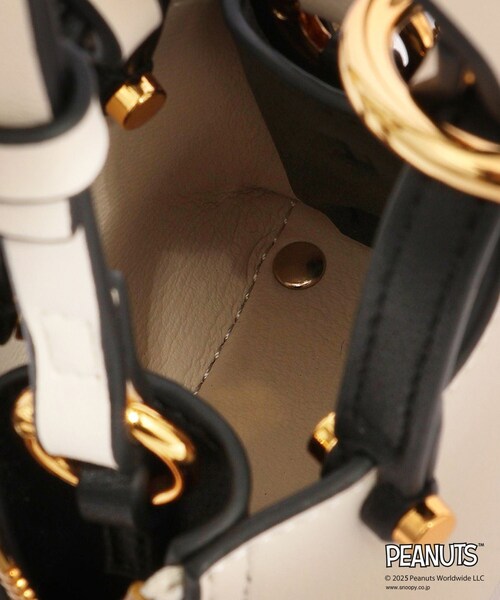 ROPE'（ロペ）の「【WEB限定/一部店舗限定】【E'POR×PEANUTS】別注 Y BAG Pico（ハンドバッグ・レディース・ブラック/オフホワイト/レッド・F）」の16枚目の写真