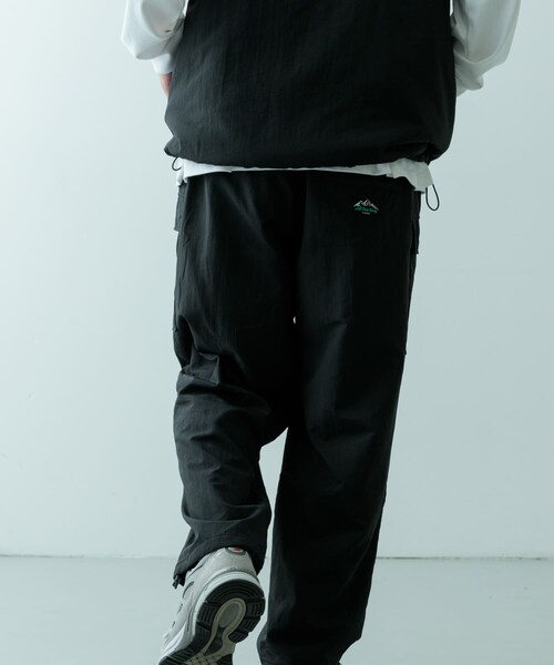 ITEMS URBANRESEARCH(アイテムズ アーバンリサーチ)の「『XLサイズあり』『セットアップ対応』撥水ナイロングログラン裏フリースカーゴ(その他パンツ・メンズ・KHK/BLK/BEG・M/L/XL)」の9枚目の写真
