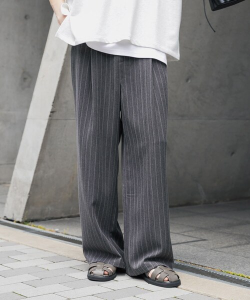 SENSE OF PLACE by URBAN RESEARCH(センスオブプレイスバイアーバンリサーチ)の「ピンストライプタックワイドスラックス(その他パンツ・メンズ・CHARCOAL/BROWN/GREIGE・M/L)」の6枚目の写真